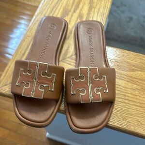 Size 8 tory Burch, slides, in gently used condition